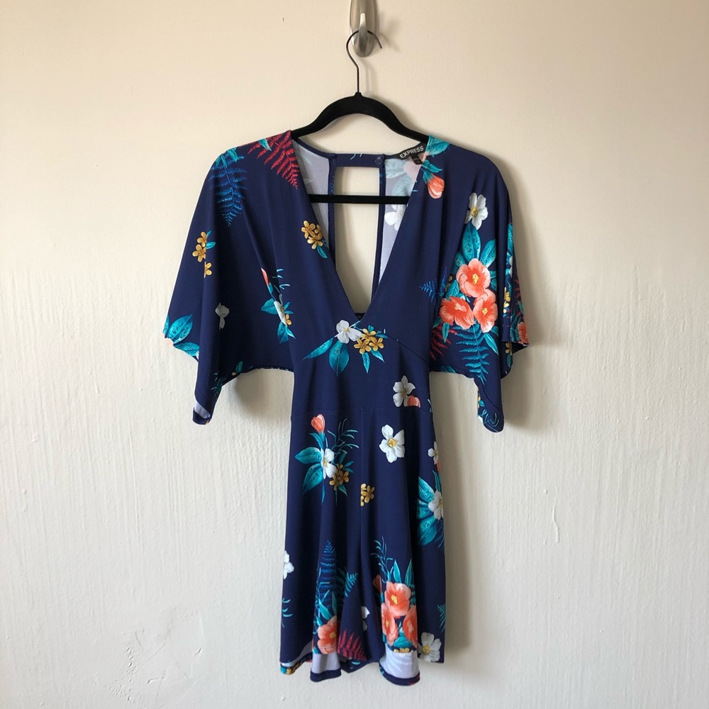 Express tropical navy romper like new